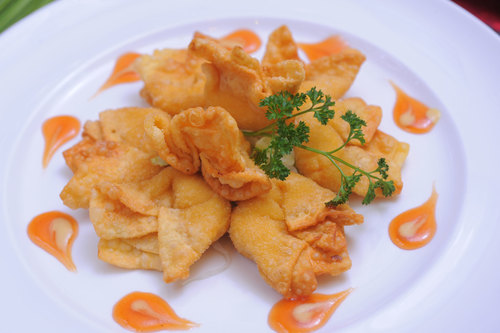 Plated Cream Cheese Rangoons